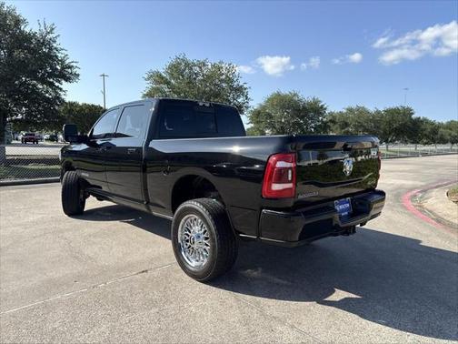 2024 RAM 2500 Laramie Crew Cab 4x4 6'4' Box
