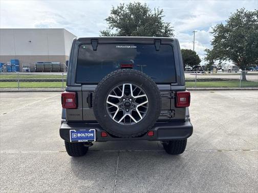 2025 Jeep Wrangler 4-Door Sahara 4x4