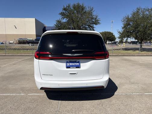 2025 Chrysler Pacifica L