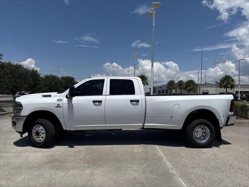 2025 RAM 3500 Tradesman Crew Cab 4x4 8' Box