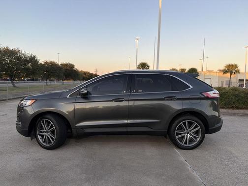 2020 Ford Edge Titanium