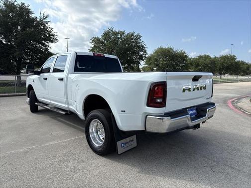 2025 RAM 3500 Tradesman Crew Cab 4x4 8' Box