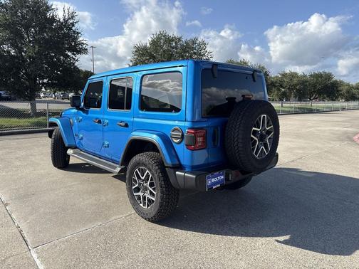 2025 Jeep Wrangler 4-Door Sahara 4x4