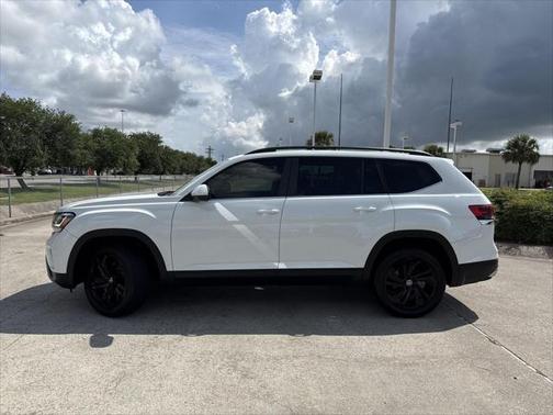 2022 Volkswagen Atlas 2.0T SE w/Technology