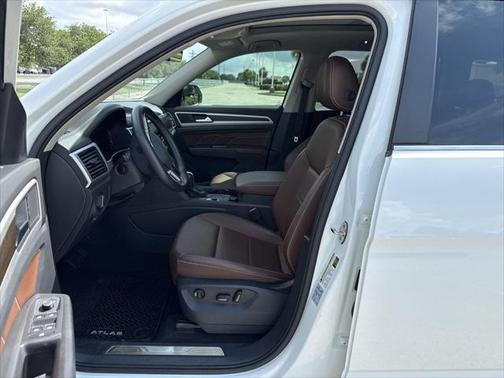2022 Volkswagen Atlas 2.0T SE w/Technology