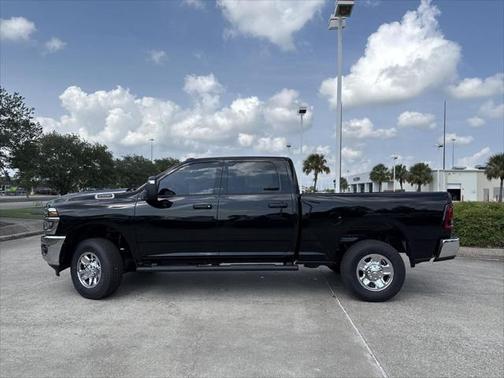 2025 RAM 2500 Tradesman Crew Cab 4x4 6'4' Box