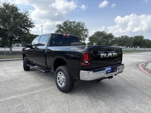 2025 RAM 2500 Tradesman Crew Cab 4x4 6'4' Box