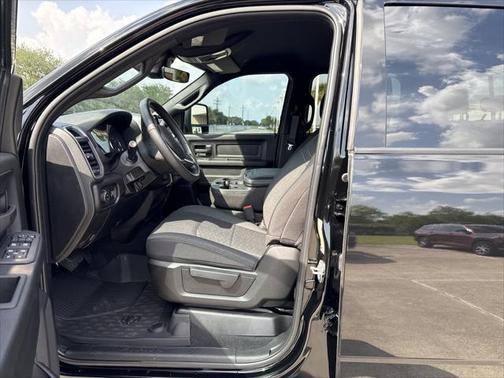 2025 RAM 2500 Tradesman Crew Cab 4x4 6'4' Box