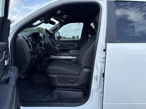 2025 RAM 2500 Lone Star Crew Cab 4x4 6'4' Box