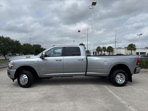 2024 RAM 3500 Laramie Crew Cab 4x4 8' Box