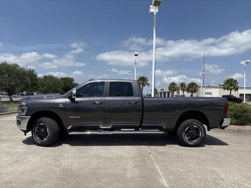 2025 RAM 2500 Laramie Crew Cab 4x4 8' Box