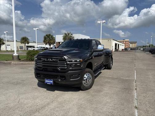 2025 RAM 3500 Laramie Crew Cab 4x4 8' Box