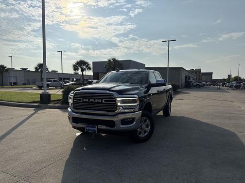 2022 RAM 2500 Laramie Crew Cab 4x4 6'4' Box