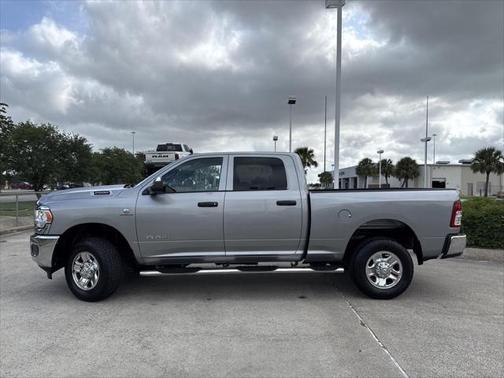 2022 RAM 2500 Tradesman Crew Cab 4x4 6'4' Box