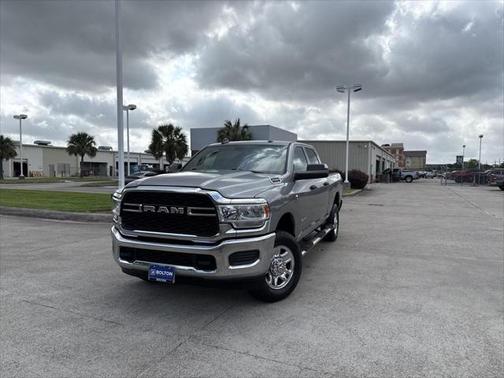 2022 RAM 2500 Tradesman Crew Cab 4x4 6'4' Box