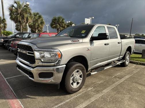 2022 RAM 2500 Tradesman Crew Cab 4x4 6'4' Box