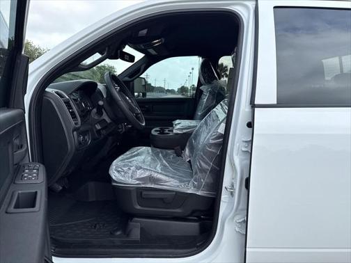 2025 RAM 2500 Tradesman Crew Cab 4x4 6'4' Box