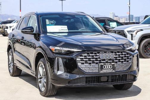 Mythos Black Metallic 2026 Audi Q5 Premium TFSI quattro S tronic