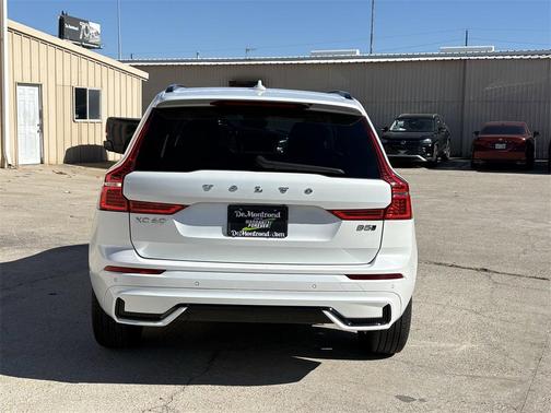 2025 Volvo XC60 B5 Core