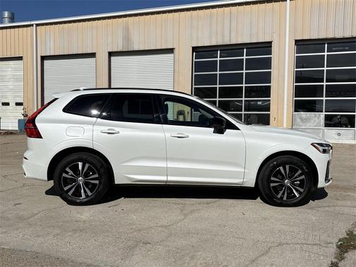 2025 Volvo XC60 B5 Core