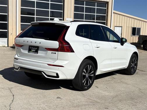 2025 Volvo XC60 B5 Core