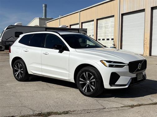 2025 Volvo XC60 B5 Core