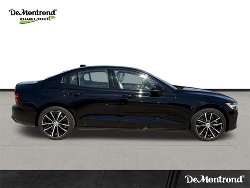 2023 Volvo S60 Recharge Plug-In Hybrid T8 Plus Dark Theme
