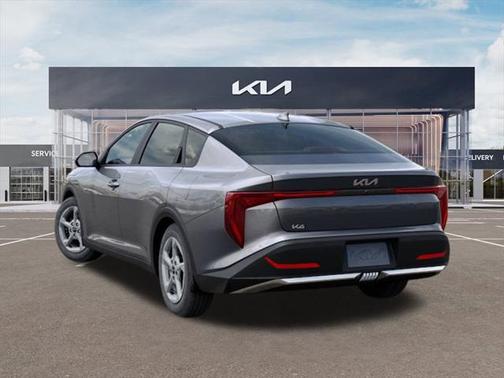 2025 Kia K4 LXS AUTO