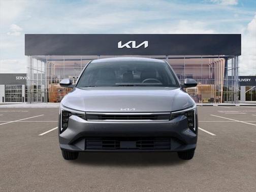 2025 Kia K4 LXS AUTO