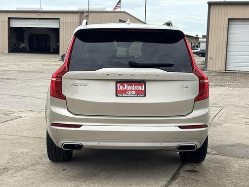 2016 Volvo XC90 T6 Momentum
