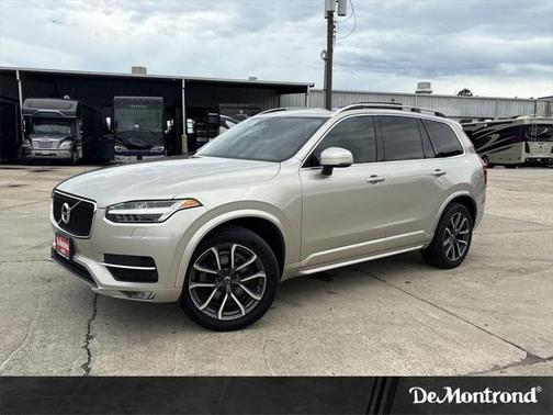 2016 Volvo XC90 T6 Momentum