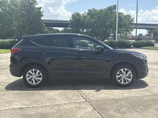 2021 Hyundai TUCSON SE