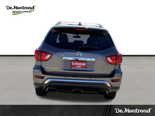 2019 Nissan Pathfinder SV