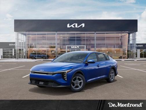 2025 Kia K4 LXS AUTO