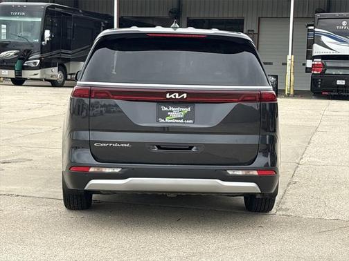 2022 Kia Carnival EX