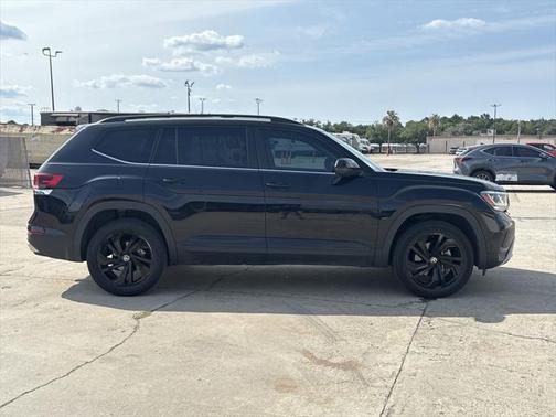 2022 Volkswagen Atlas 3.6L SE w/Technology