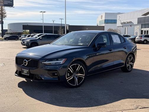2022 Volvo S60 T5 R-Design