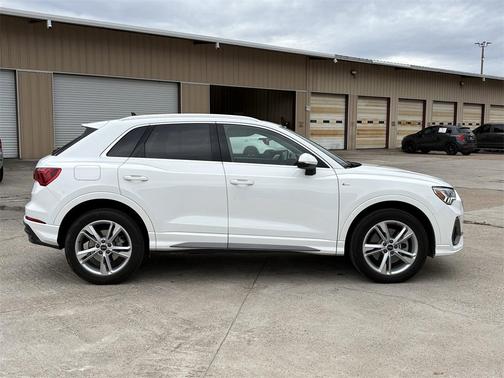 2023 Audi Q3 Premium 45 TFSI S line quattro Tiptronic