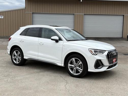 2023 Audi Q3 Premium 45 TFSI S line quattro Tiptronic