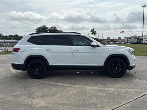 2022 Volkswagen Atlas 3.6L SE w/Technology