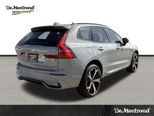 2025 Volvo XC60 B5 Ultra