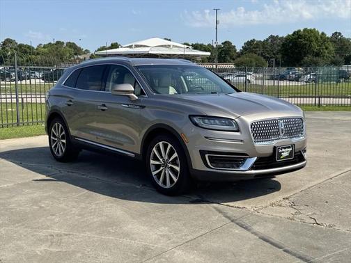 2019 Lincoln Nautilus Select
