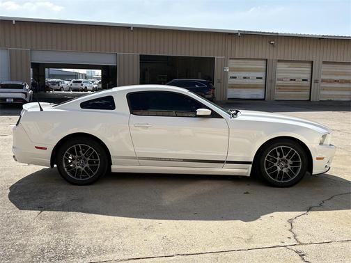 2013 Ford Mustang V6 Premium