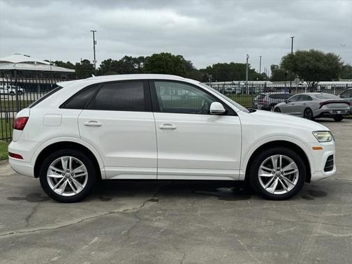 2017 Audi Q3 2.0T Premium