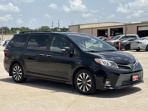2020 Toyota Sienna XLE