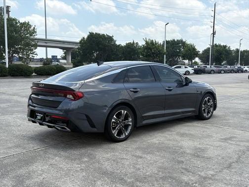 2022 Kia K5 EX