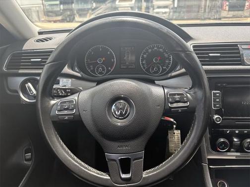 2014 Volkswagen Passat TDI SE