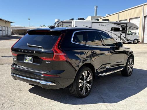2022 Volvo XC60 B5 Inscription