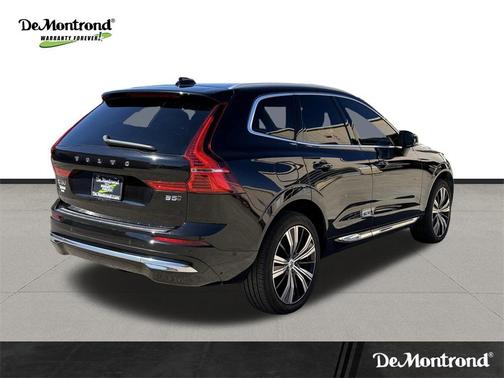 2022 Volvo XC60 B5 Inscription