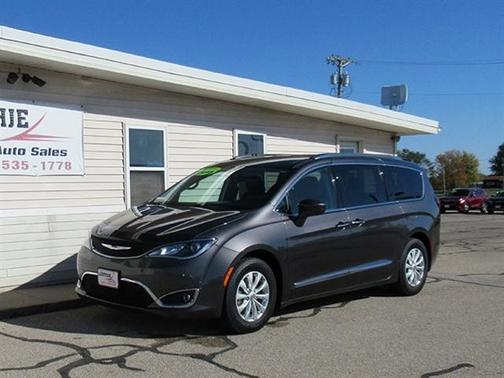 2018 Chrysler Pacifica Touring-L